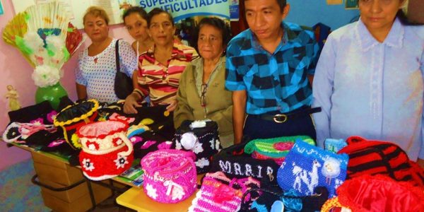 TEJIDOS DE BOLSOS – PROYECTOS INNOVADORES – CENTRO OCUPACIONAL PRIDEC – CONVENIO DE COOPERACIÓN MIES – GRUPO FARO PARA PERSONAS CON DISCAPACIDAD – 02